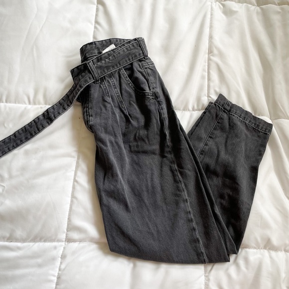 High Waisted Baggy Jeans - Picture 2 of 9